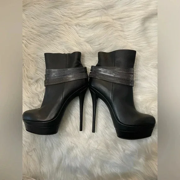 RODO LEATHER HEELS MADE IN ITALY NIB SIZE 9.5